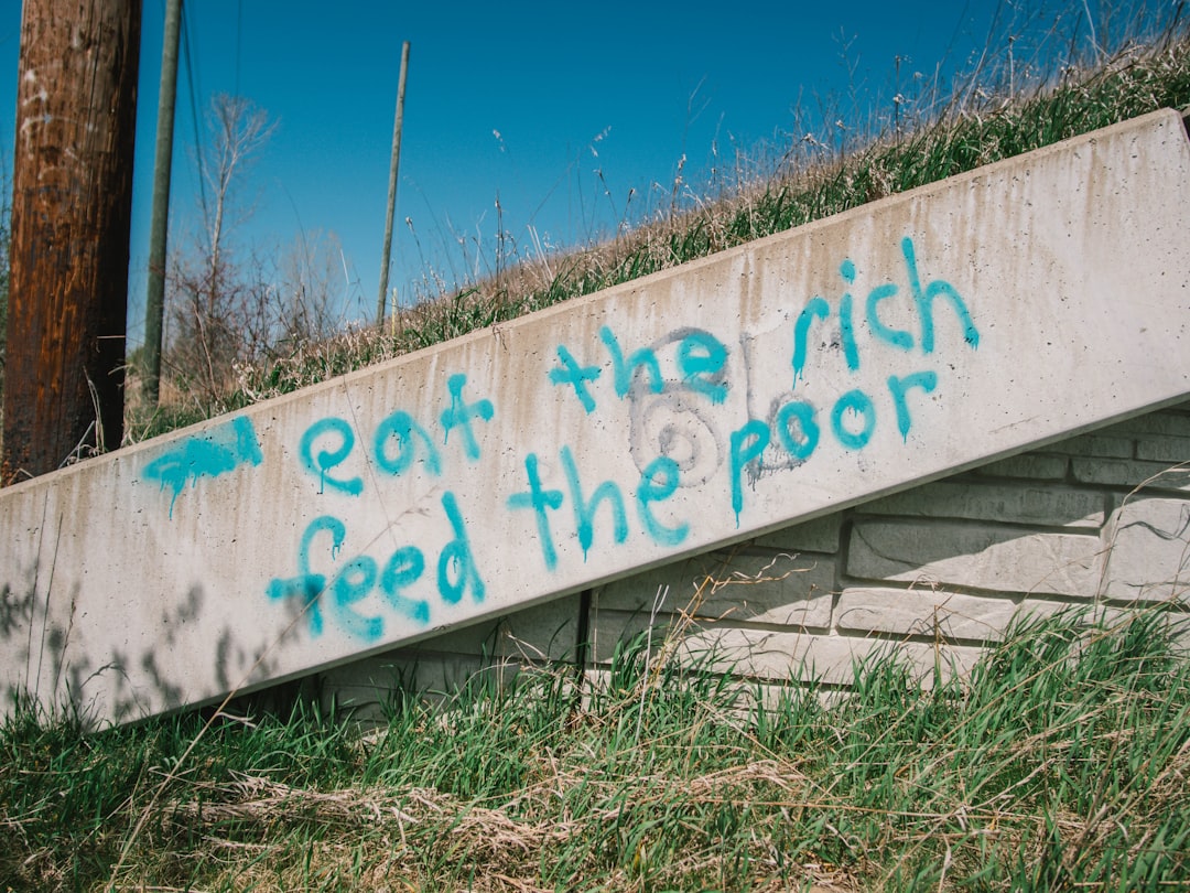 "A Little Party Never Killed Nobody"? Trump's Lavish Gatsby Gala Ignites Fury as Food Benefits for Millions Expire.