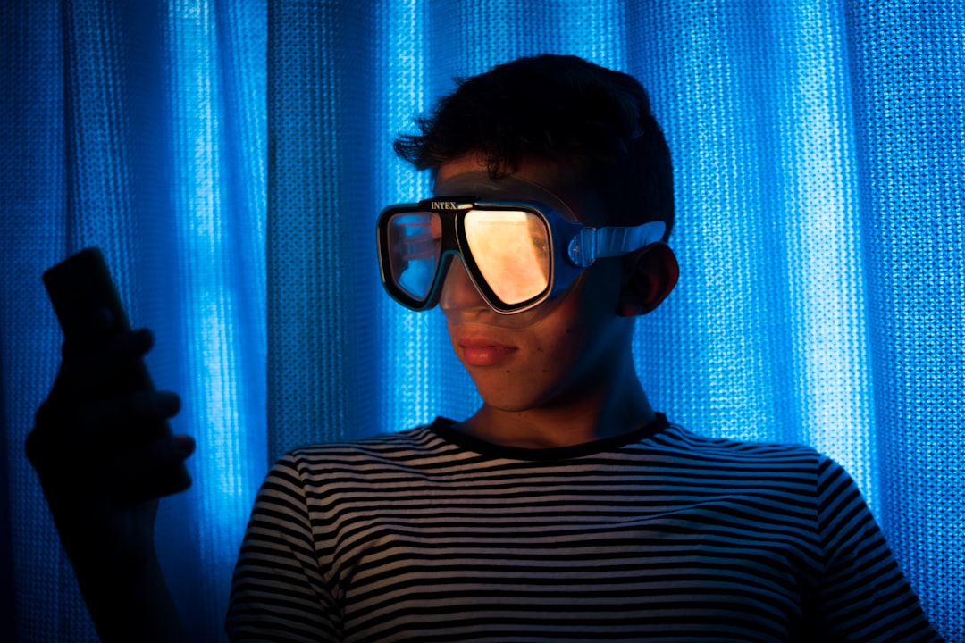 Goodbye Bulky Goggles: 'Atomic Lift-Off' Breakthrough Promises Superhuman Night Vision for Everyone