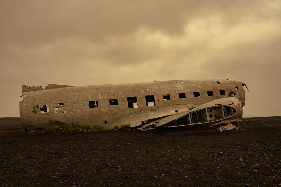 Tragic Irony Shakes Nashville: 'Jesus Take the Wheel' Songwriter Dies in Plane Crash with Family